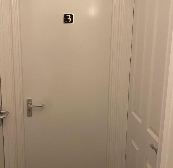 Номер Стандарт, Cosy 3bd Guesthouse. Private Bathrooms