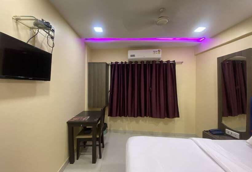 Номер Deluxe, Royal Grand   Near Mumbai International Airport