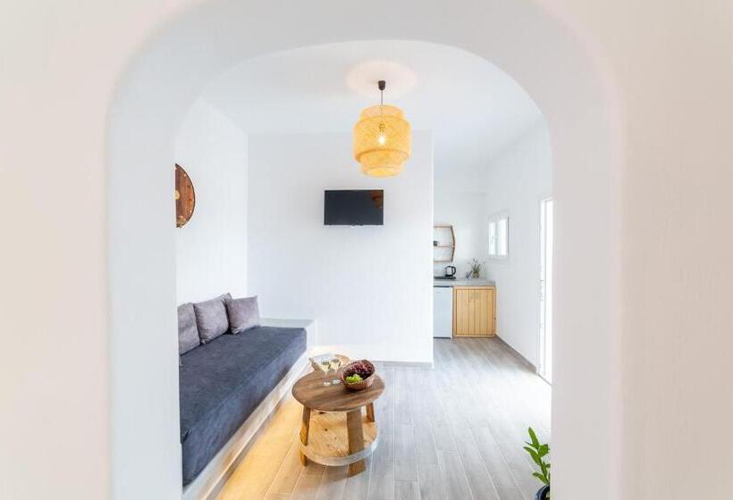 Номер Deluxe, Athiri Luxury Suites
