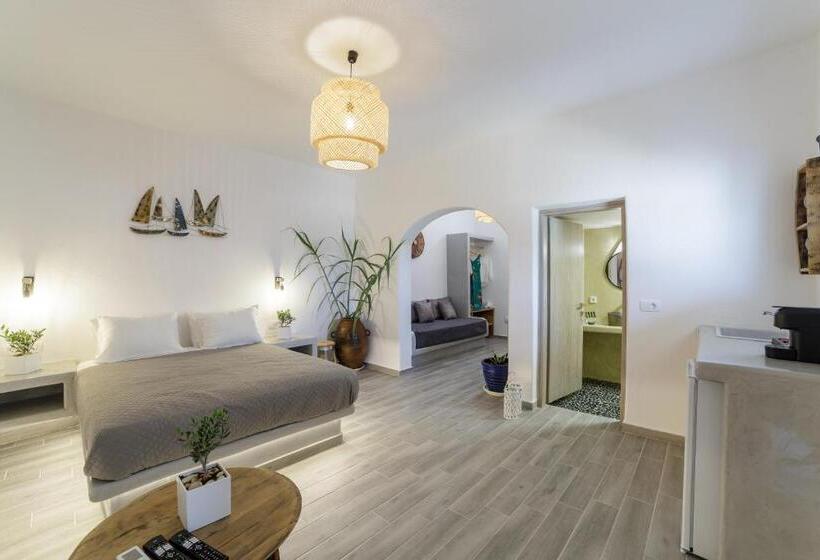 Номер Deluxe, Athiri Luxury Suites