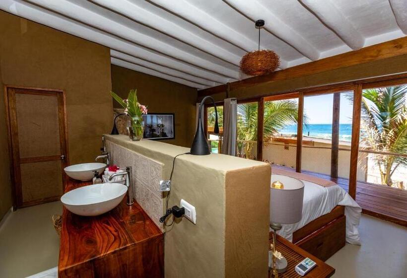 سوئیت با تخت بزرگ, Adobe Villas