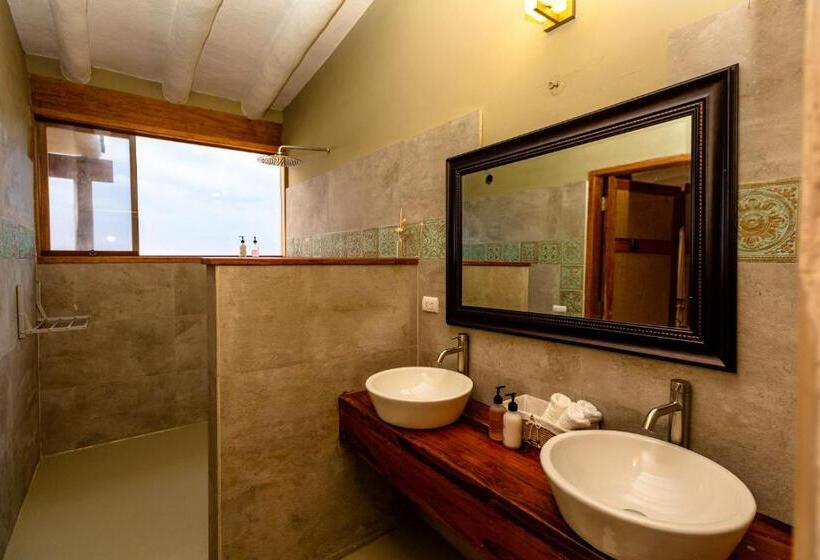 بانگلوی استاندارد, Adobe Villas