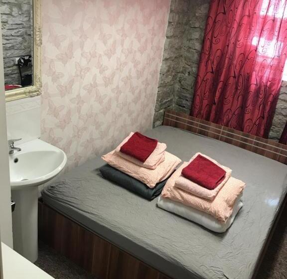اتاق استاندارد با سرویس بهداشتی مشترک, Süda Hostel Süda 7