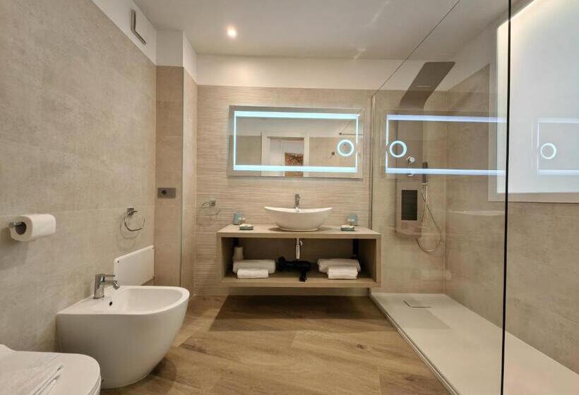 اتاق پریمیوم چهارنفره, Galleria Roma Art Guesthouse