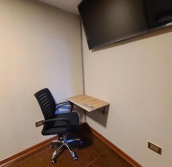 اتاق استاندارد با سرویس بهداشتی مشترک, Hospedaje Casa Huayra