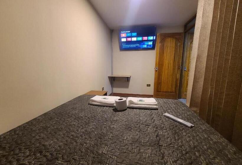 اتاق استاندارد با سرویس بهداشتی مشترک, Hospedaje Casa Huayra