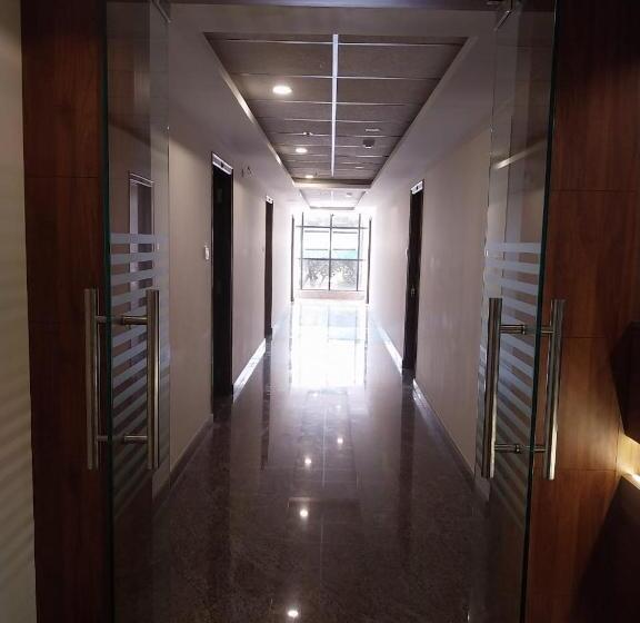 اتاق لوکس, Dwaraka Residency