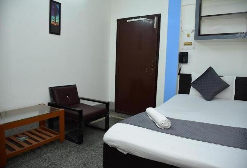 اتاق لوکس یک تخته, Rowdralaya Residency
