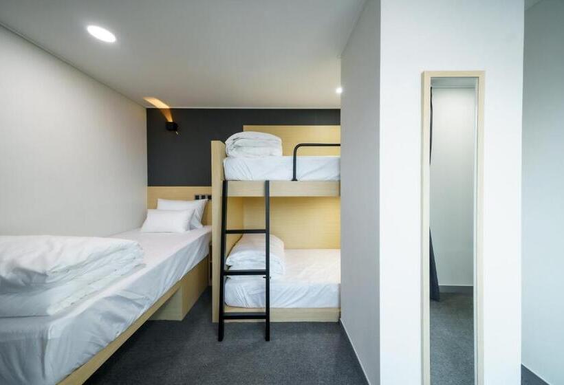 חדר סטנדרטי לשלושה עם נוף, The Stay Hue Myeongdong