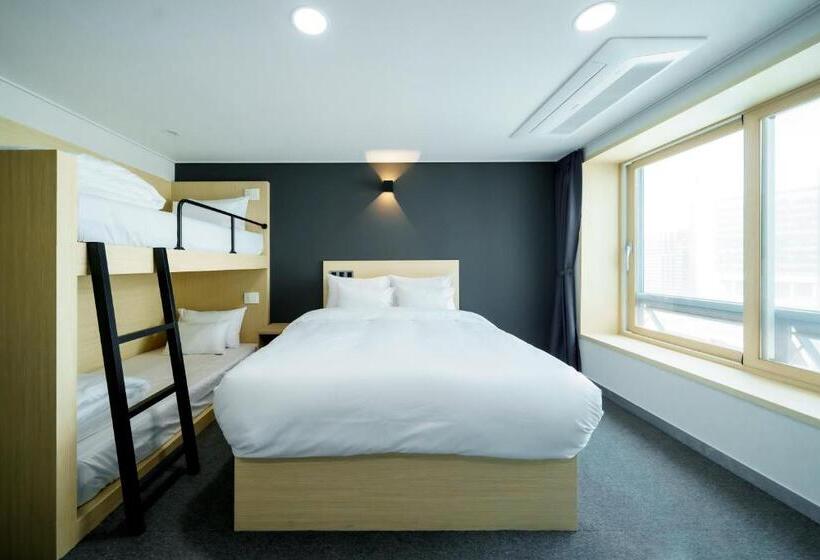 סוויטה משפחתית, The Stay Hue Myeongdong