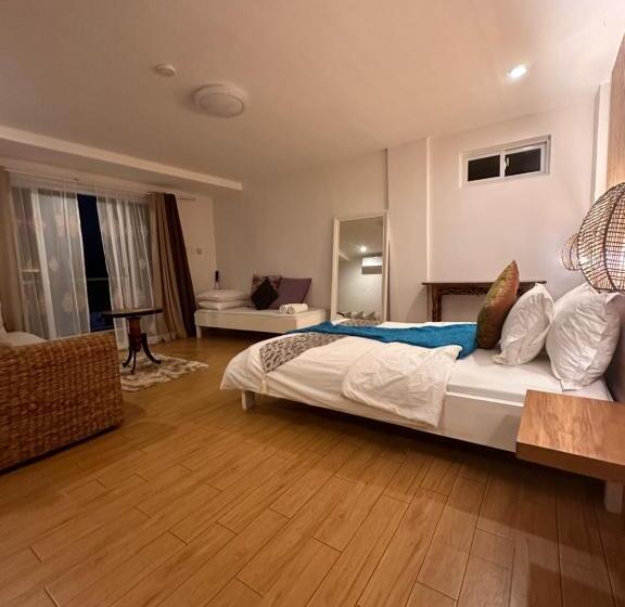 Семейный Номер, Casa Del Beach House