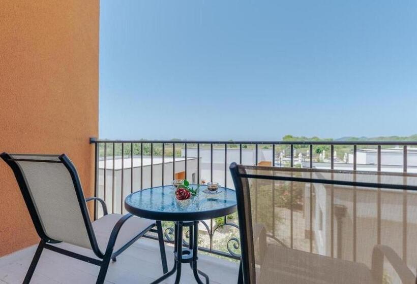 آپارتمان 1 خوابه, Imperial Family Resort
