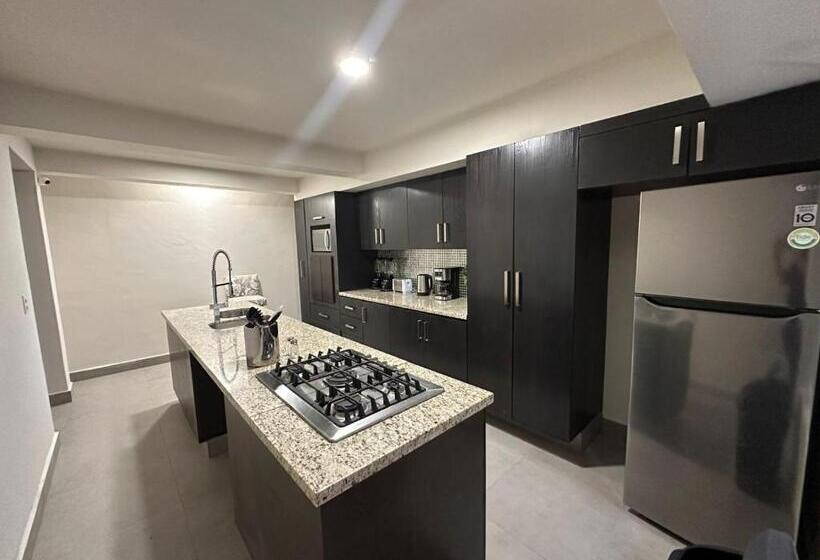 Quarto Estandar, Urban Circunvalación