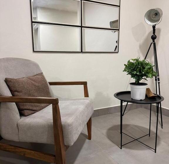 Quarto Estandar, Urban Circunvalación