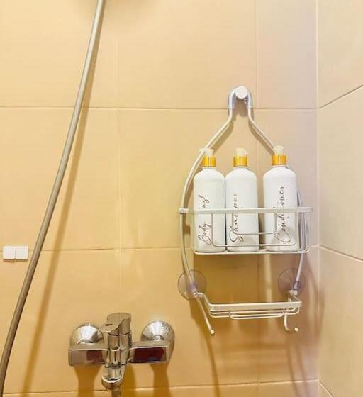 침실 1개 발코니 아파트, Condo With Balcony In Iloilo City