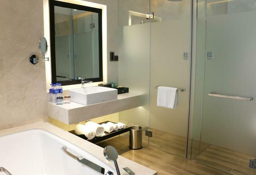 Люкс Повышенной Комфортности, Four Points By Sheraton Changchun, Hitech Zone