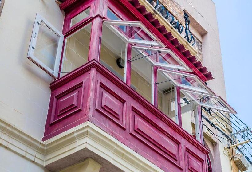 اتاق لوکس با بالکن, Marble Arch Home