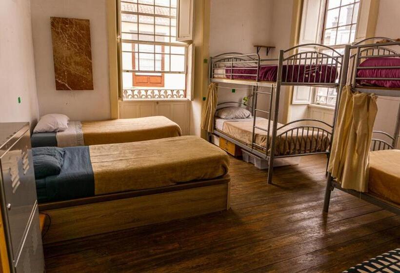 Кровать в Общей Комнате, Hostel Albergue La Casa Encantada