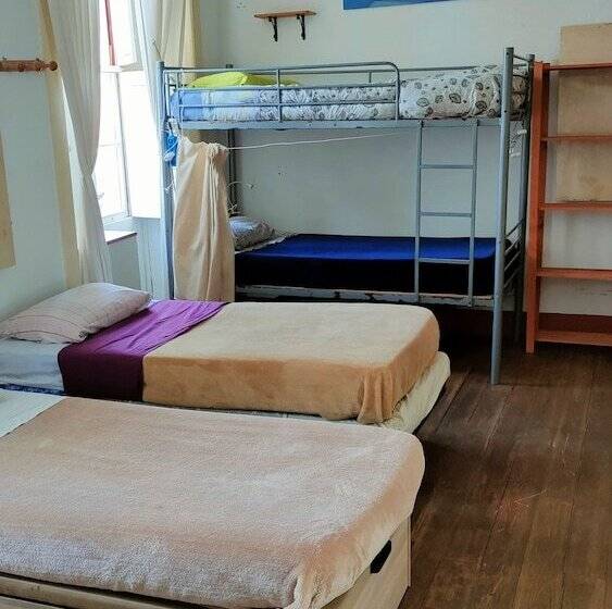Кровать в Общей Комнате, Hostel Albergue La Casa Encantada