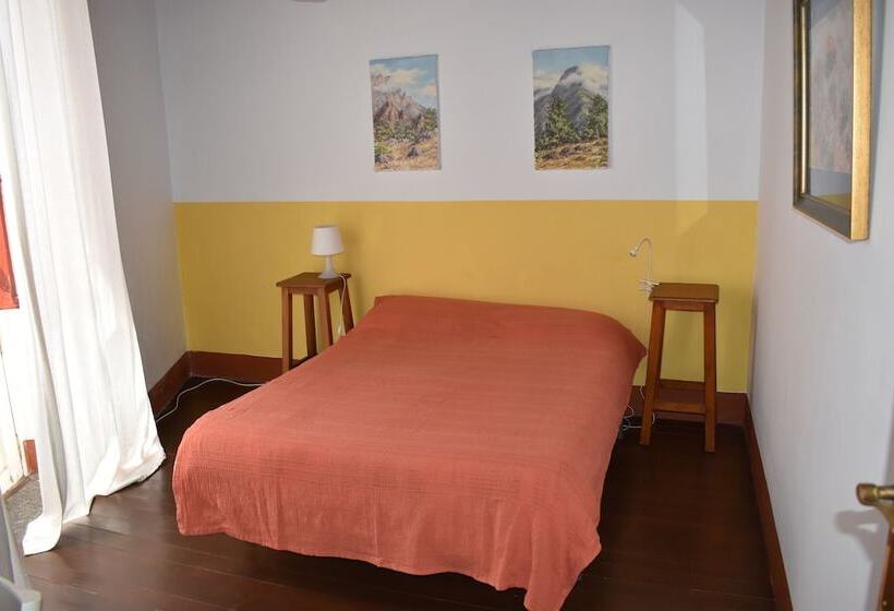 Номер Стандарт, Hostel Albergue La Casa Encantada