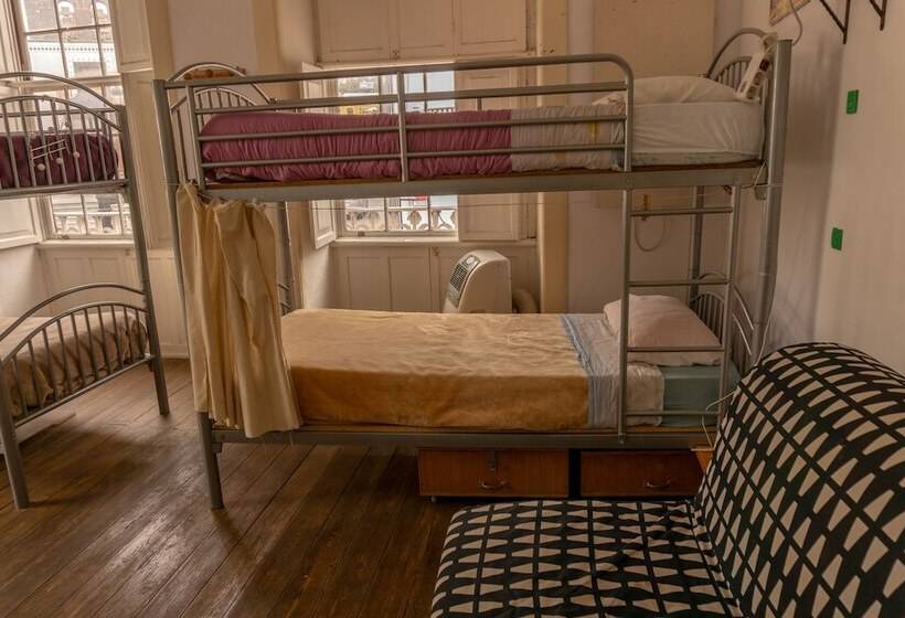Кровать в Общей Комнате, Hostel Albergue La Casa Encantada