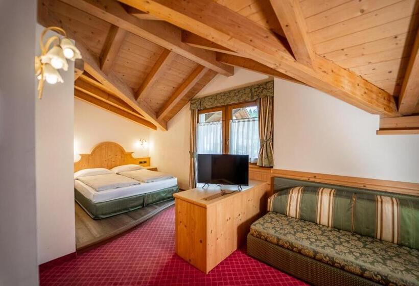 اتاق استاندارد با بالکن, Chalet Campiglio Imperiale