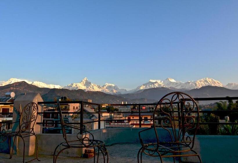 اتاق لوکس با چشم‌انداز, New Annapurna Guest House