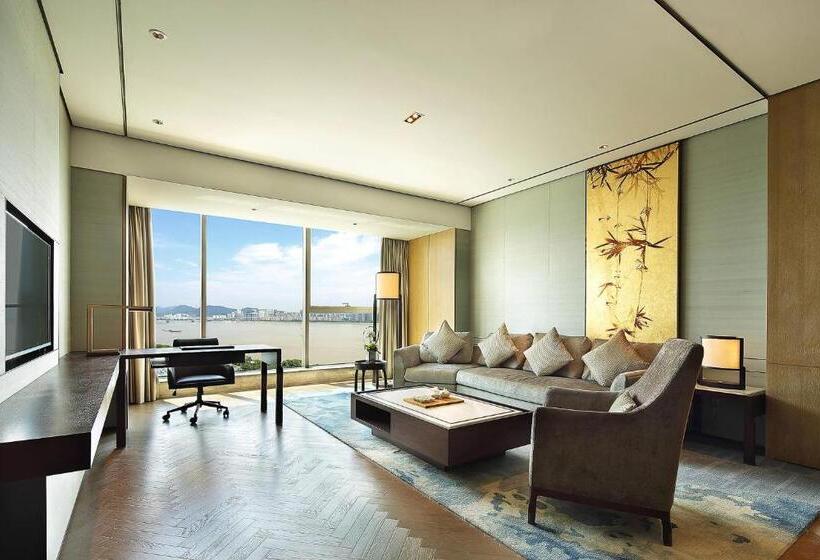 Люкс Клуб, Sheraton Grand Hangzhou Binjiang