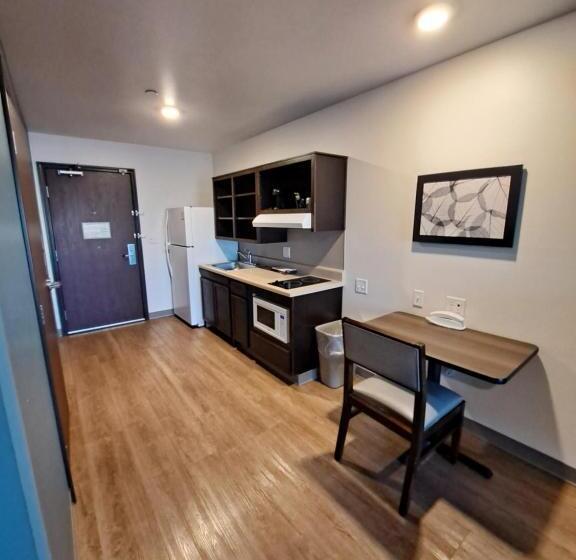 חדר סטנדרט שתי מיטות זוגיות, Woodspring Suites Fargo North Near Ndsu