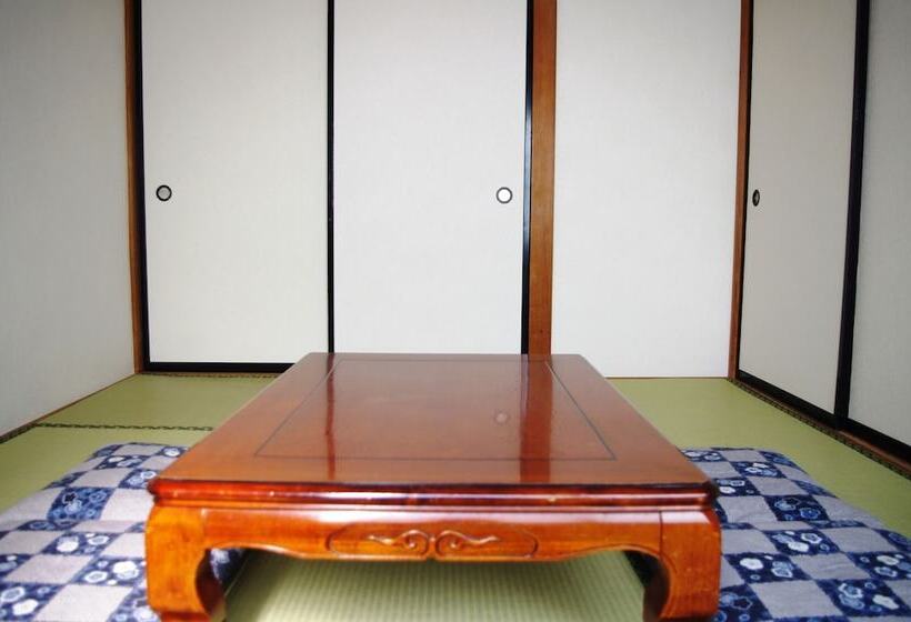 Номер Economy, K S House Fuji View   Travelers Hostel