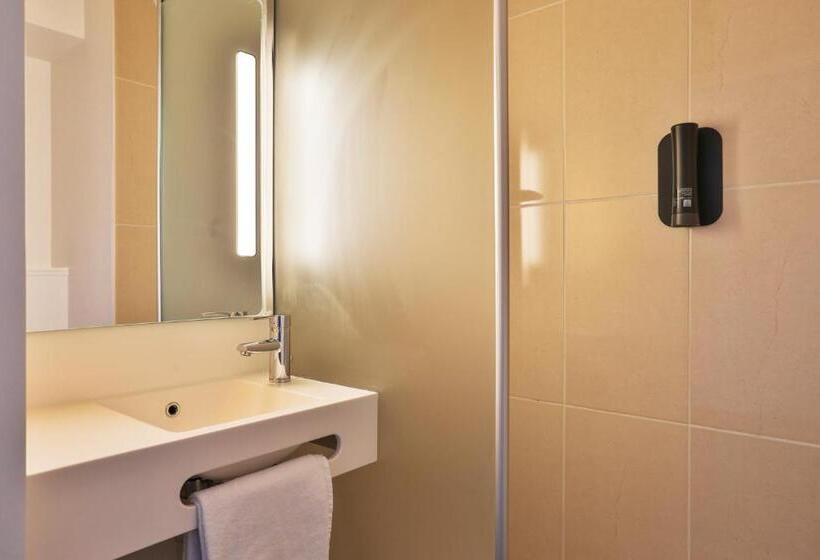 Номер Стандарт, B&b Hotel La Roche Sur Yon