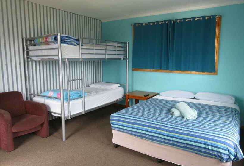 Номер Стандарт Вид на Море с Балконом, Bicheno Backpackers Hostel