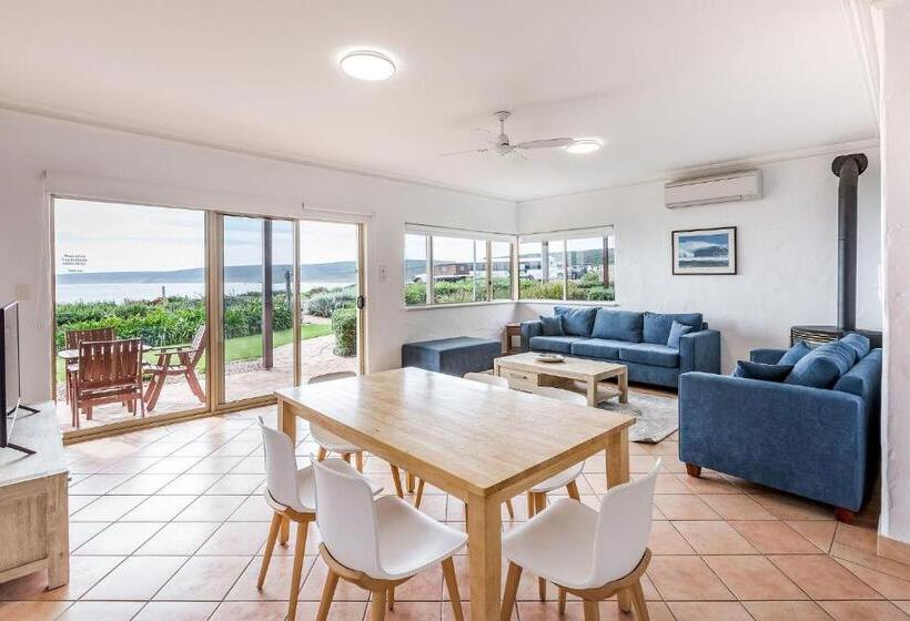 Апартаменты 3 Спальни Вид на Море, Canal Rocks Beachfront Apartments