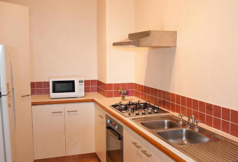 Апартаменты 3 Спальни Вид на Море, Canal Rocks Beachfront Apartments