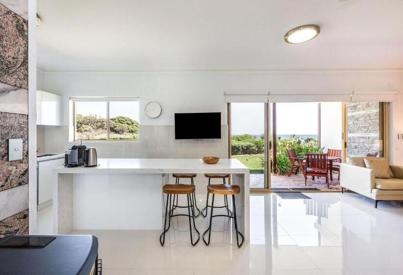 Апартаменты 2 Спальни, Canal Rocks Beachfront Apartments