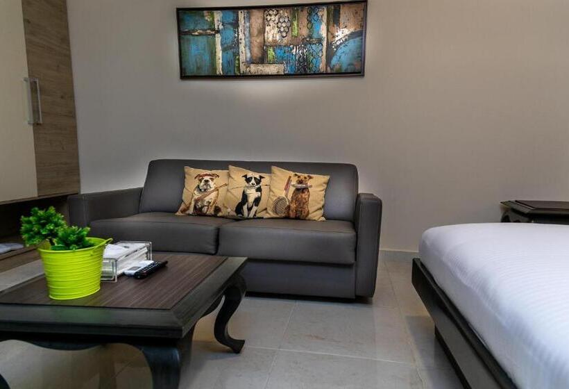 سوییت جونیور, Home Suites Boutique Hotel Freetown