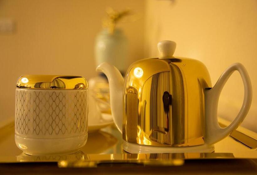 سوئیت پرزیدنت, Home Suites Boutique Hotel Freetown