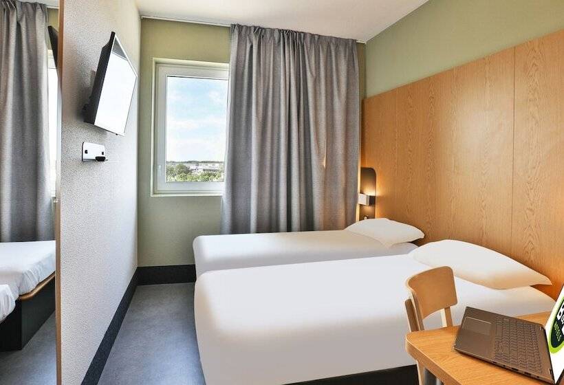 Номер Стандарт, B&b Hotel La Roche Sur Yon
