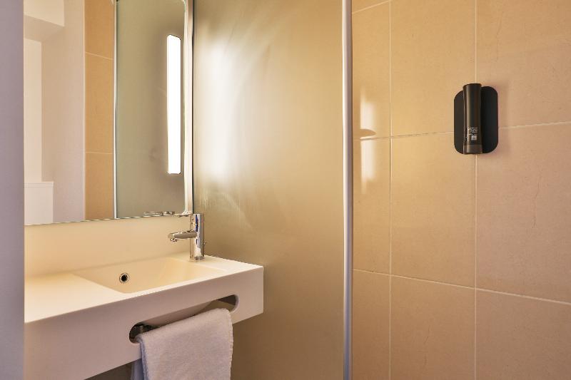 Номер Стандарт, B&b Hotel La Roche Sur Yon