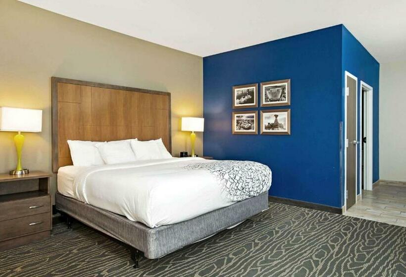 适合残疾人士使用的带超级大床的标准间, La Quinta By Wyndham Page At Lake Powell