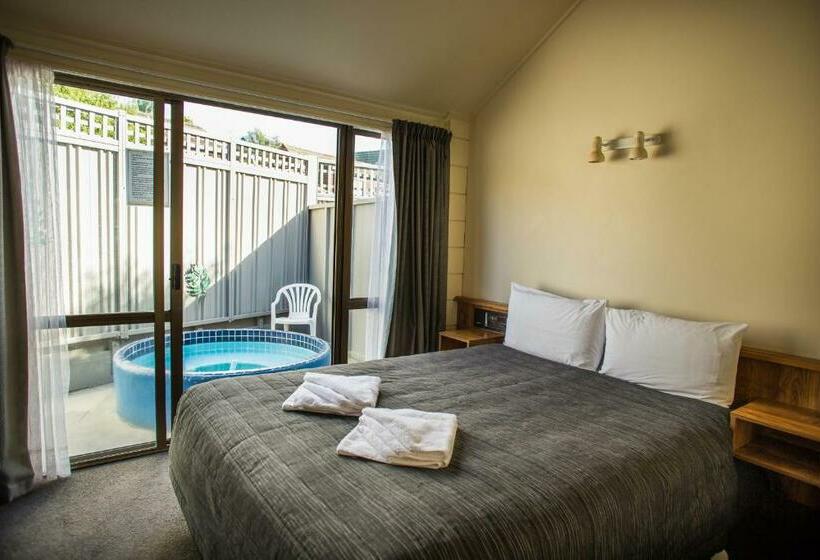 패밀리 룸, Bennetts Thermal Motor Inn