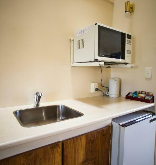 패밀리 룸, Bennetts Thermal Motor Inn
