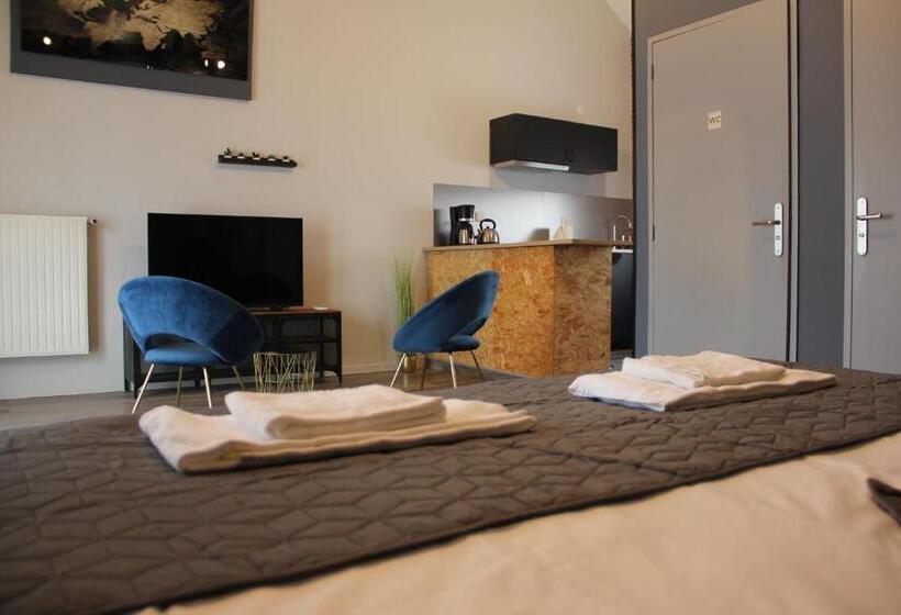استودیو استاندارد با تراس, Villa Louis Victor