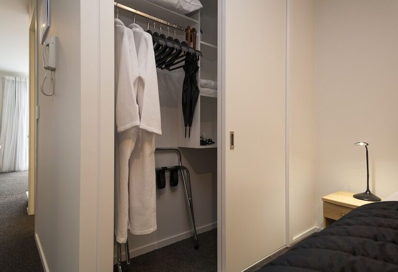스탠다드 스튜디오, 315 Euro Motel And Serviced Apartments