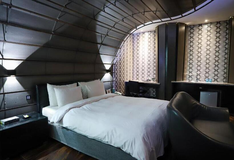 سوییت, Allur Boutique Motelyilan Branch