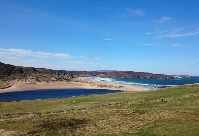 غرفة عائلية مطلّة علي البحر, Bettyhill
