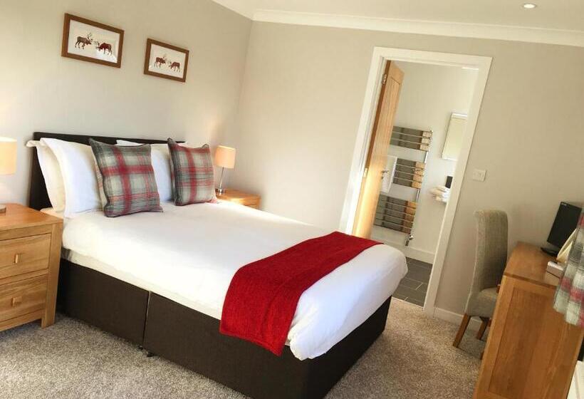 غرفة قياسية مطلّة علي النهر, Bettyhill