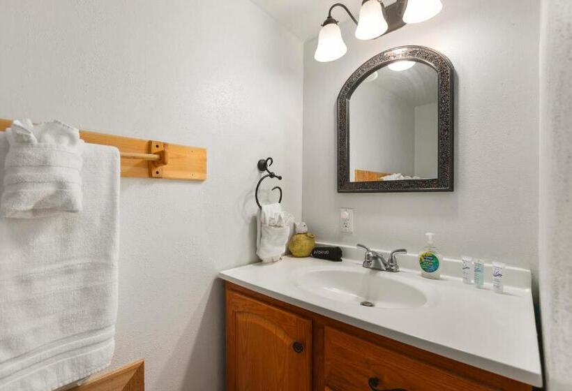 Шале 1 Спальня, Robin Hood Village Resort