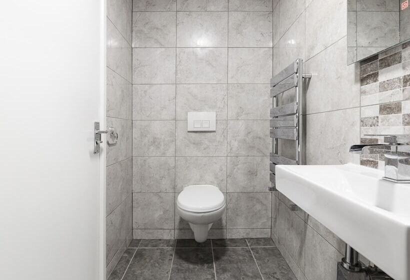 Номер Superior, Blue Star House