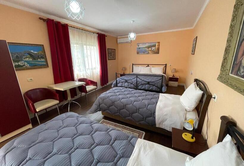 اتاق لوکس, Vila 15   Center